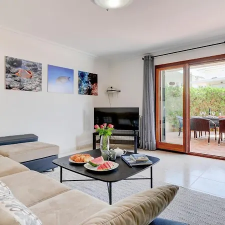 Colomar 8 Apartment
